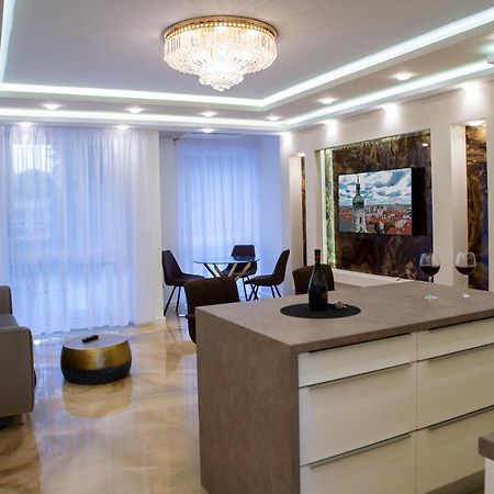 Dream Apartman 2 With Free Parking เยอร์ ภายนอก รูปภาพ