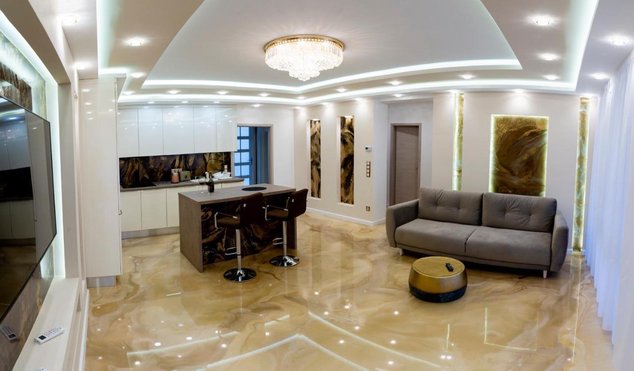 Dream Apartman 2 With Free Parking เยอร์ ภายนอก รูปภาพ